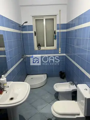 Apartment 1+1 for rent in Fresku, Tirana, 70 m². Photo 4 of 5