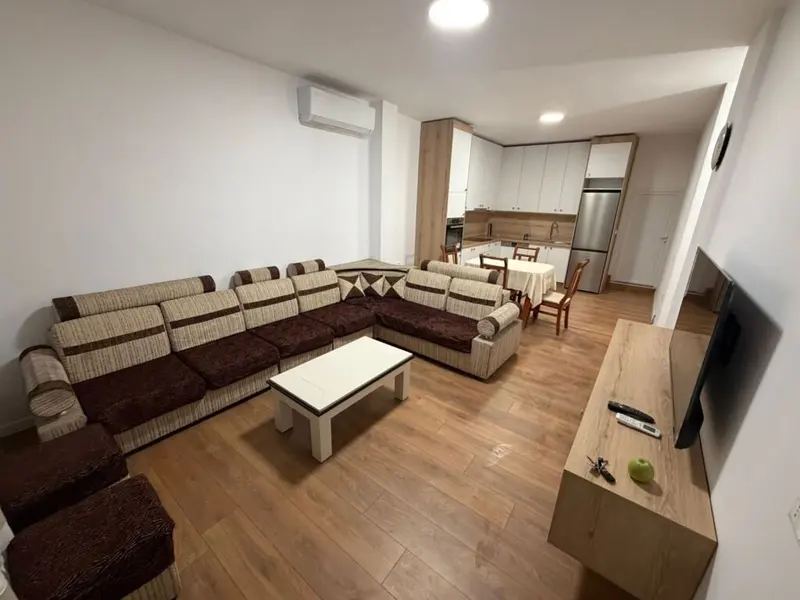 Apartament 2+1 me qera në Uzina autotraktorve, Tiranë, 87 m²