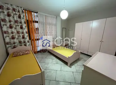 Apartament 2+1 me qera në Shkolla e Kuqe, Tiranë, 160 m². Foto 7 nga 10