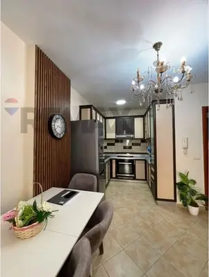 Apartament 1+1 me qera në Rruga Frang Bardhi, Tiranë, 80 m². Foto 2 nga 8