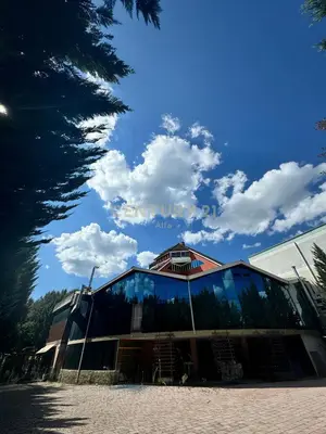 Bar or restaurant for rent in Peze, Tirana, 1,821 m². Photo 2 of 5