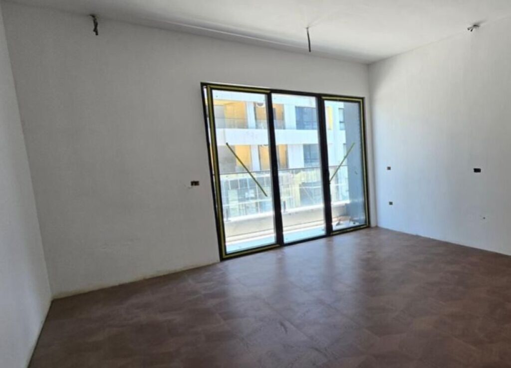 Ambient biznesi me qera në Square 21, Tiranë, 104 m². Foto 3 nga 3