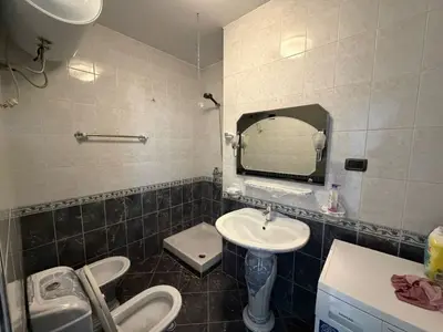 Apartament 2+1 me qera në Rruga Qemal Stafa, Tiranë, 103 m². Foto 6 nga 12