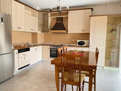 Apartment 3+1 for rent in Ambasada Amerikane, Tirana, 120 m². Photo 2 of 7