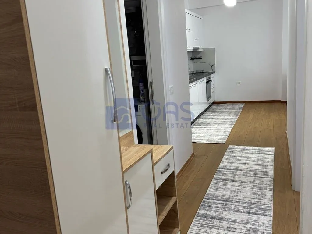 Apartament 2+1 me qera në Ish Parku i autobuzave, Tiranë, 80 m². Foto 1 nga 9
