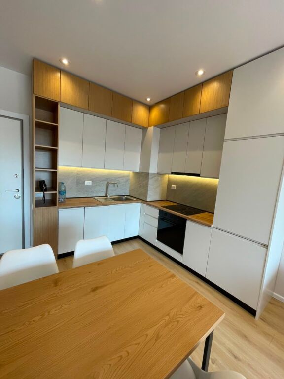 Apartament 1+1 me qera në Ali Demi, Tiranë, 70 m². Foto 2 nga 3