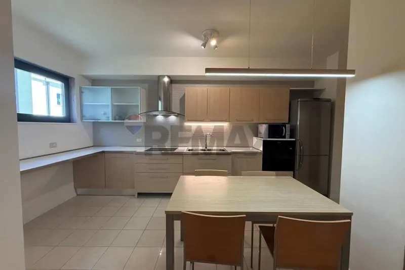 Apartament 2+1 me qera në Liceu Artistik, Tiranë, 130 m²