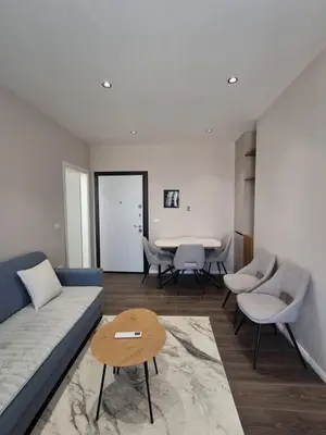 Apartament me qera në Rruga Pelivan Leskaj, Vlorë, 90 m². Foto 8 nga 12