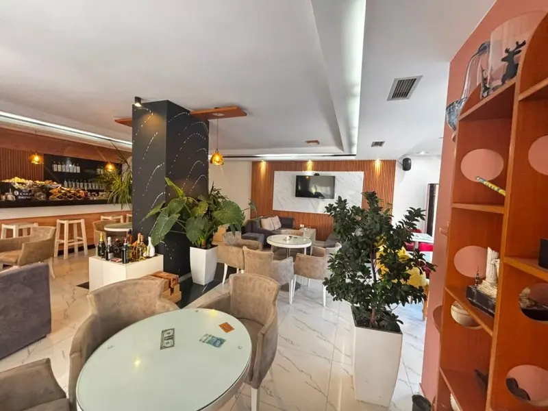 Ambient biznesi me qera në Rruga Hysen Kertusha, Durrës, 120 m²