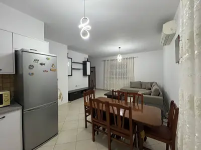 Casa indipendente 2+1 in affitto a Misto Mame, Tirana, 110 m². Foto 2 di 7