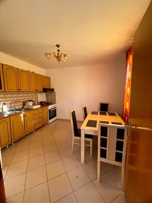 Apartament 2+1 me qera në Lagja nr.10, Durrës, 90 m². Foto 4 nga 6