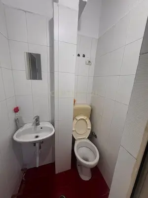 Locale commerciale in affitto a Rruga Fortuzi, Tirana, 28 m². Foto 2 di 8