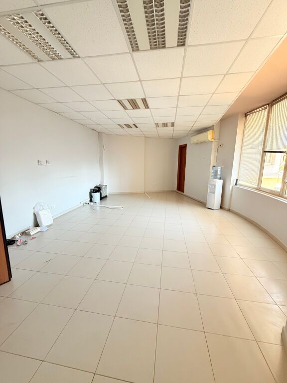 Ufficio in affitto a Selvia, Tirana, 50 m². Foto 2 di 3