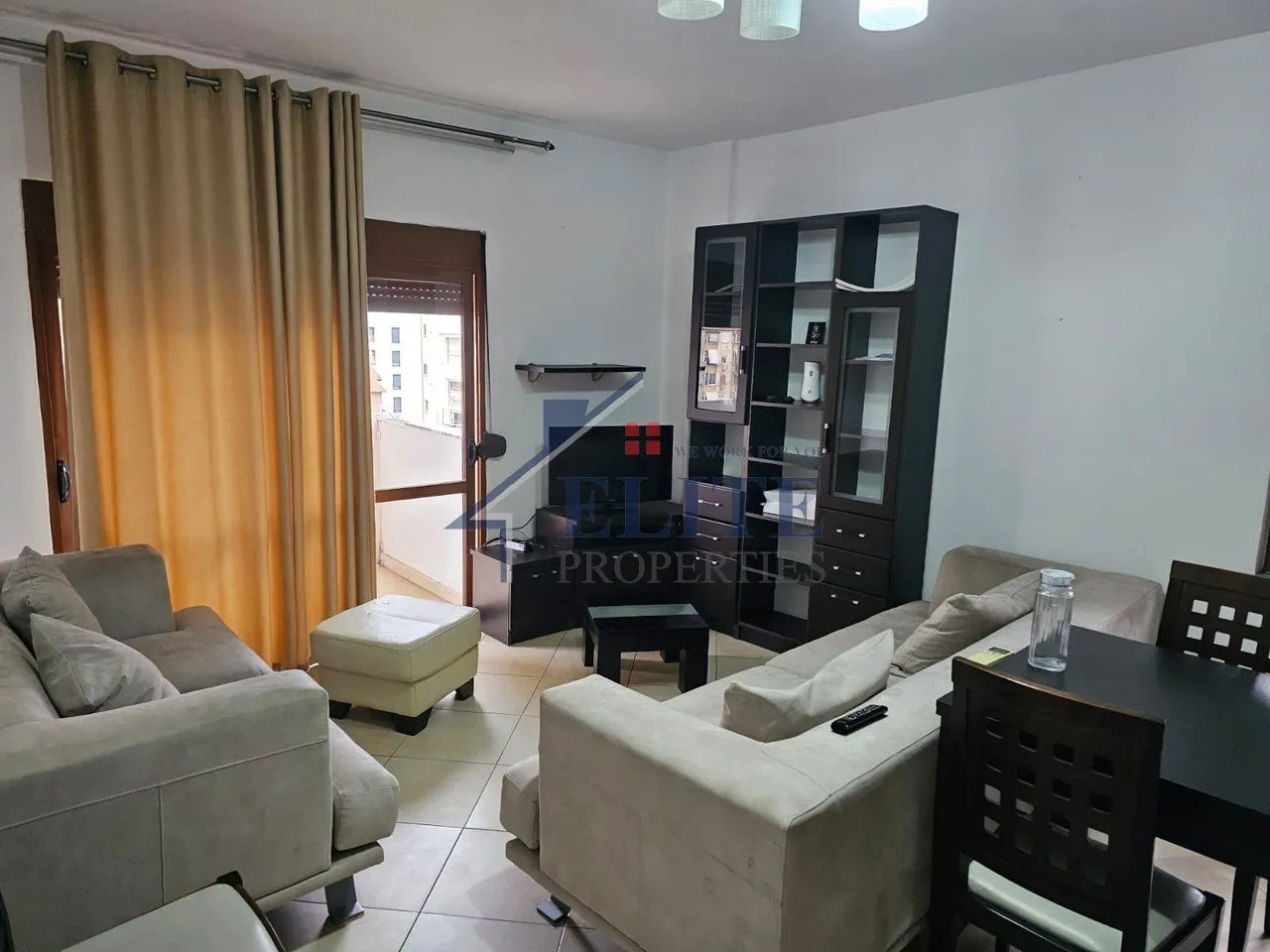 Apartament 2+1 me qera në Frosina Plaku, Tiranë, 80 m². Foto 1 nga 6