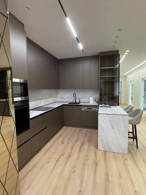 Appartamento 3+1 in affitto a Liqeni i Thatë, Tirana, 200 m². Foto 3 di 3