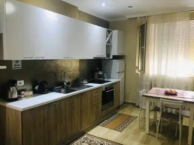 Apartament 2+1 me qera në Shopi Residence 1, Elbasan, 140 m². Foto 6 nga 10