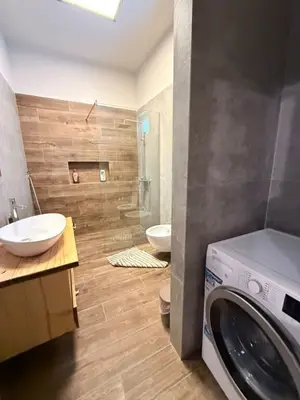Vilë me qera në Petrelë, Tiranë, 180 m². Foto 3 nga 11