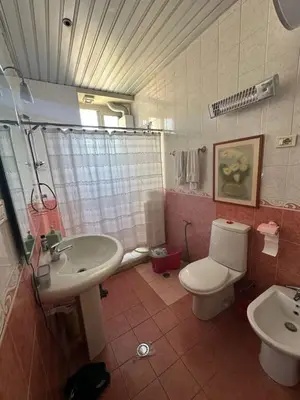 Apartament 2+1 me qera në Rruga Fortuzi, Tiranë, 120 m². Foto 7 nga 8