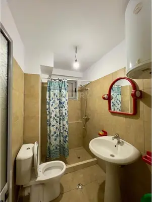 Apartment 1+1 for rent in Rruga Kongresi i Manastirit, Tirana, 60 m². Photo 7 of 8
