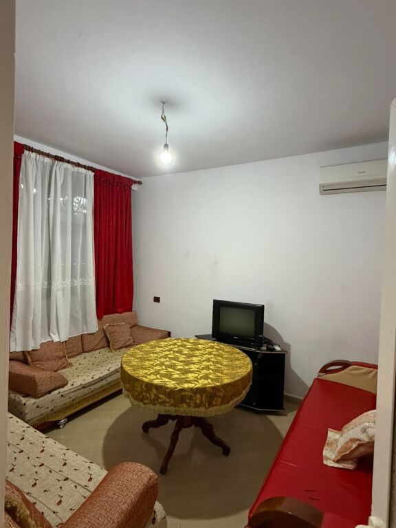 Apartament 2+1 me qera në Xhamlliku, Tiranë, 80 m². Foto 1 nga 3