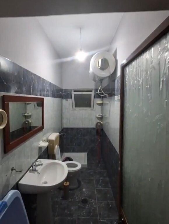 Apartament 1+1 me qera në Yzberisht, Tiranë, 70 m². Foto 3 nga 3