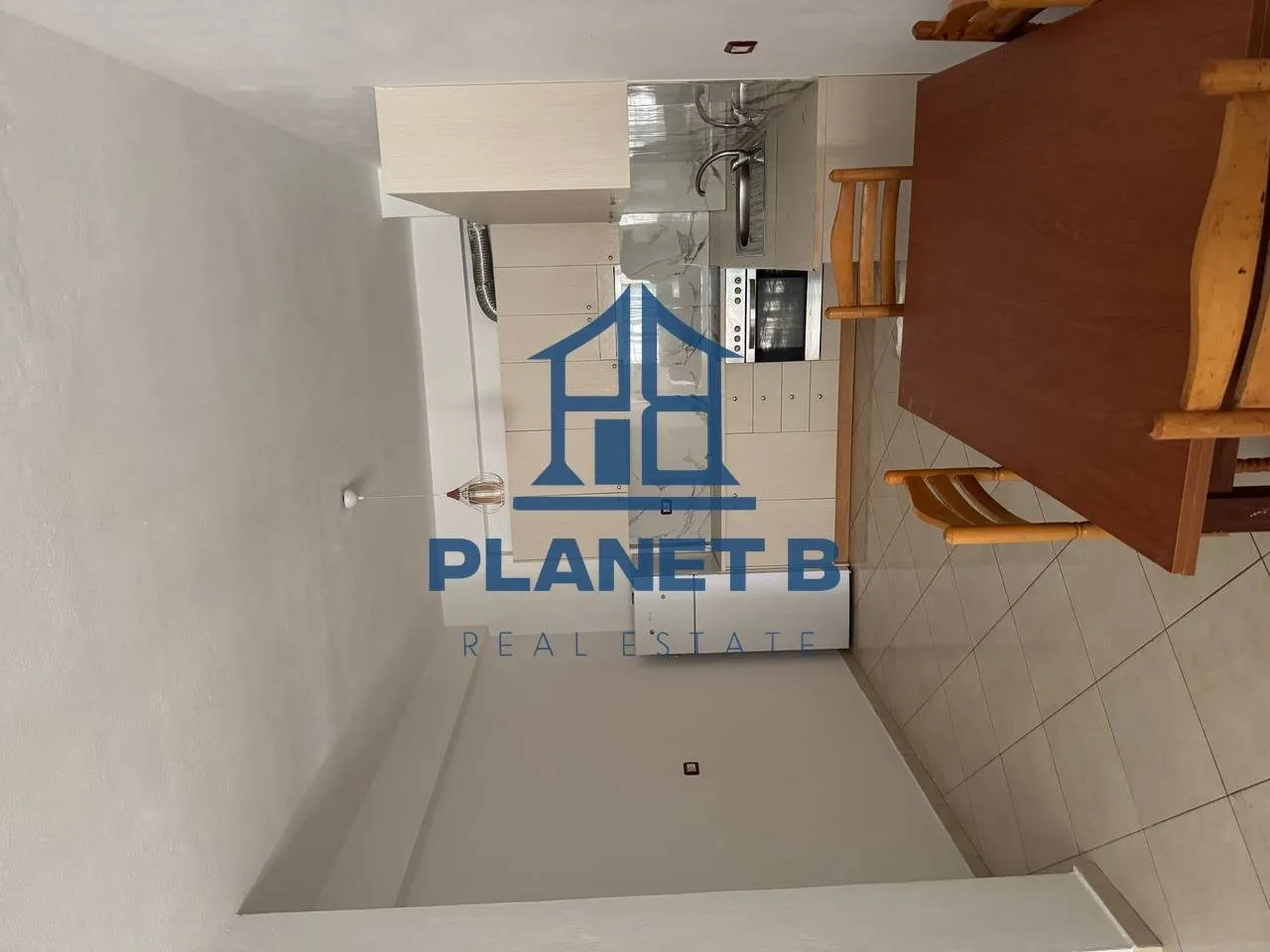Apartment 2+1 for rent in Lagjia 28 Nentori, Vlorë, 110 m². Photo 1 of 8
