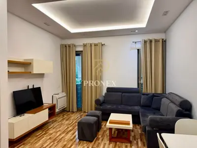 Apartament 1+1 me qera në Kompleksi Delijorgji, Tiranë, 70 m². Foto 2 nga 12
