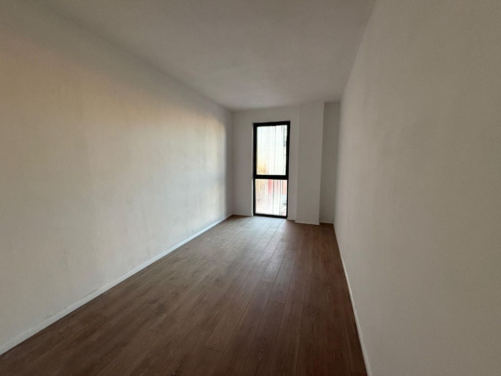 Zyrë me qera në Rruga e Kavajës, Tiranë, 77 m². Foto 3 nga 3