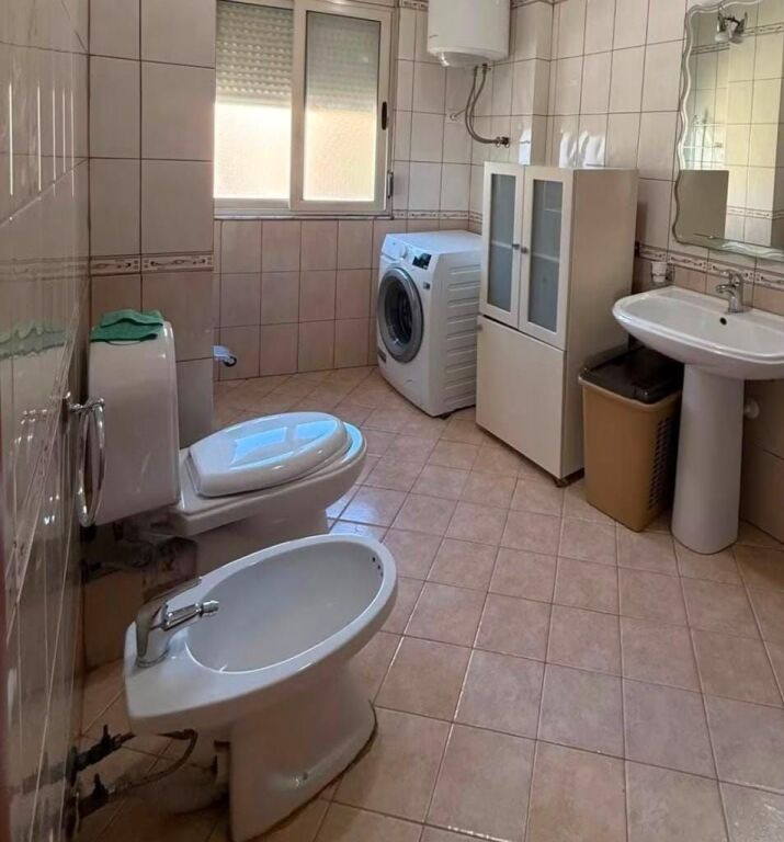 Appartamento 1+1 in affitto a Rruga e Durrësit, Tirana, 70 m². Foto 3 di 3