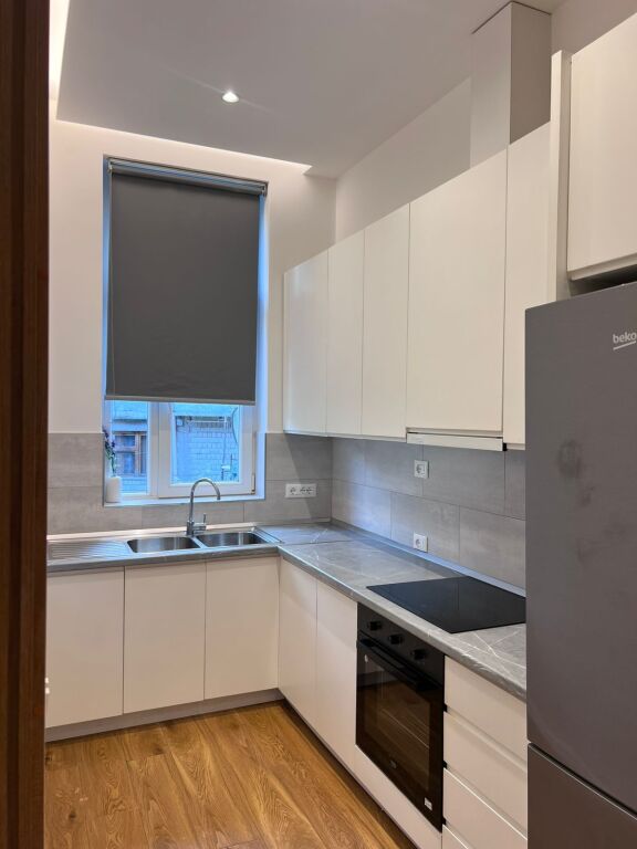 Apartament 2+1 me qera në Rruga e Durrësit, Tiranë, 90 m². Foto 2 nga 3