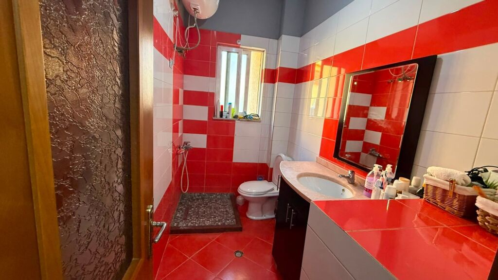 Apartment 2+1 for rent in 21 Dhjetori, Tirana, 92 m². Photo 3 of 3