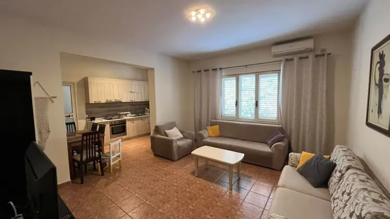 Appartamento 2+1 in affitto a Rruga Kongresi i Manastirit, Tirana, 120 m²