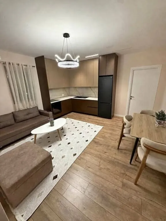 Casa indipendente 1+1 in affitto a Çollakët, Tirana, 78 m². Foto 1 di 10