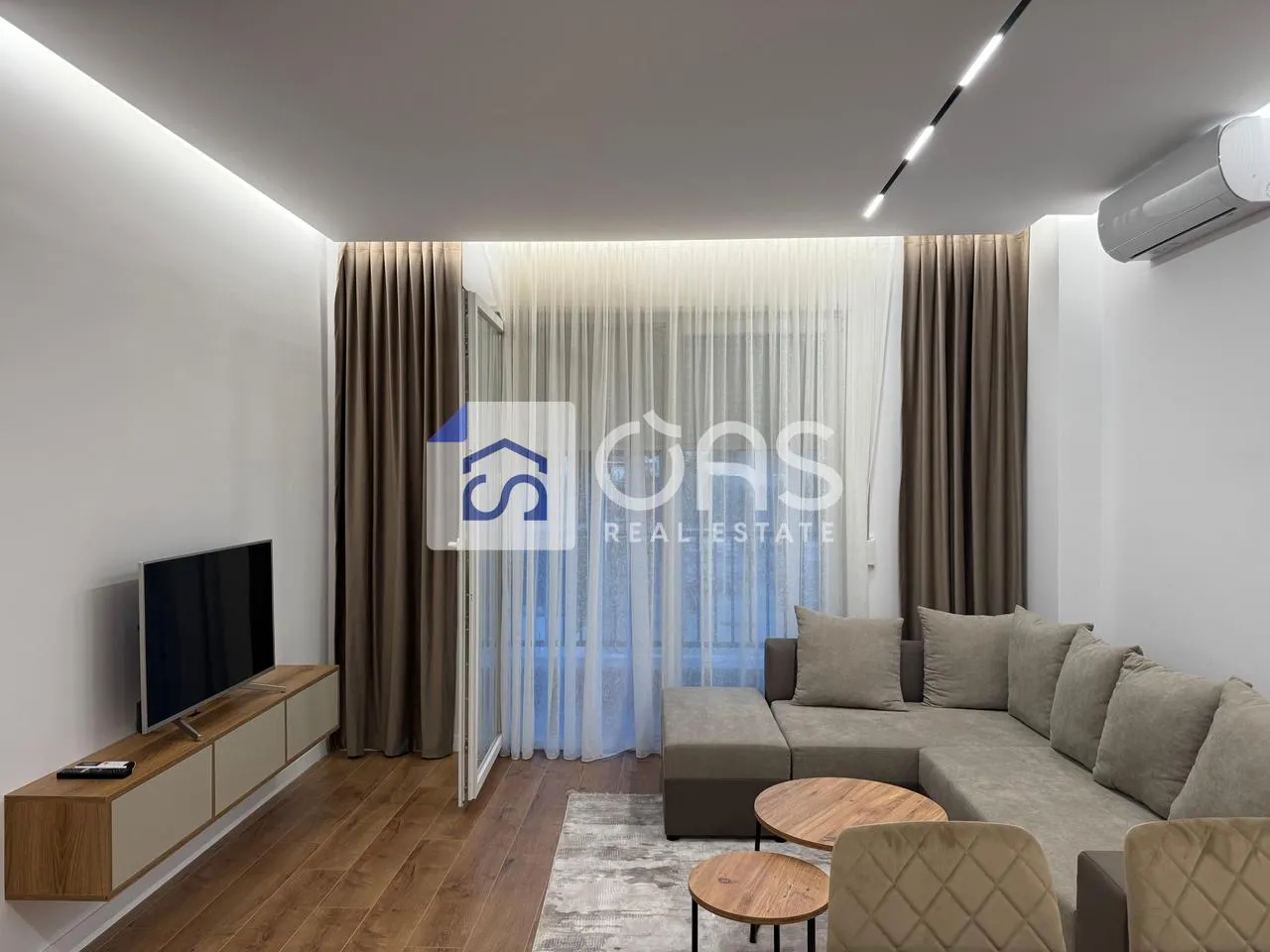Apartament 1+1 me qera në Univers City, Tiranë, 65 m². Foto 1 nga 10