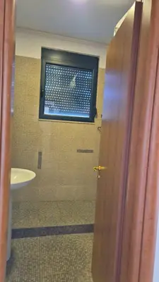 Zyrë me qera në rruga Themistokli Germenji, Tiranë, 140 m². Foto 5 nga 6