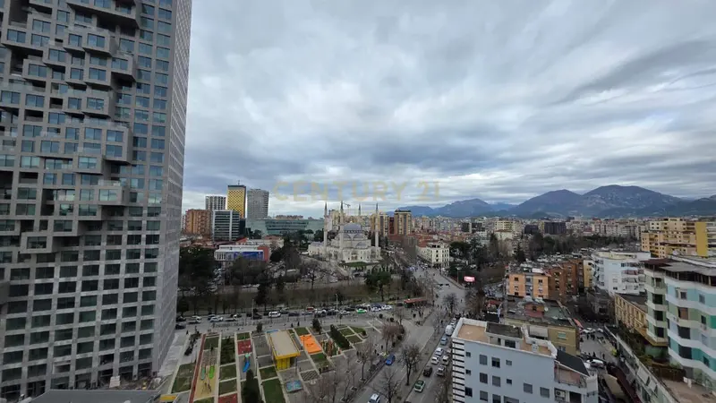 Dupleks me qera në Qendra Tregtare ETC, Tiranë, 326 m²