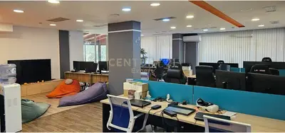 Zyrë me qera në Libri Universitar, Tiranë, 151 m². Foto 3 nga 9
