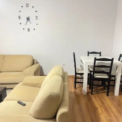 Apartament 1+1 me qera në Profarma, Tiranë, 70 m². Foto 5 nga 6