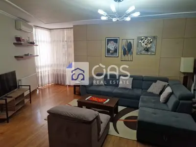 Apartament 2+1 me qera në Rruga Fortuzi, Tiranë, 130 m². Foto 1 nga 9
