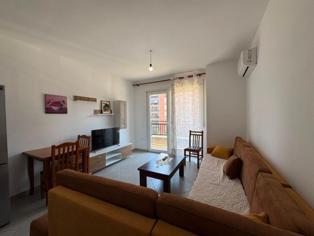 Apartament 1+1 me qera në Astir, Tiranë, 70 m². Foto 2 nga 3