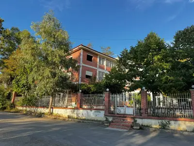 Locale commerciale in affitto a Linzë, Tirana, 900 m². Foto 6 di 10