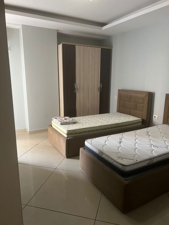 Apartament 1+1 me qera në Astir, Tiranë, 65 m². Foto 3 nga 3