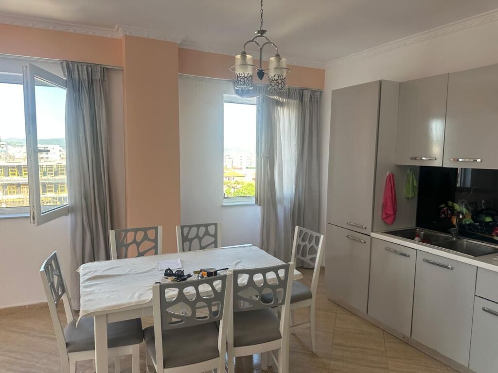 Apartament 2+1 me qera në Rruga Jordan Misja, Tiranë, 95 m²