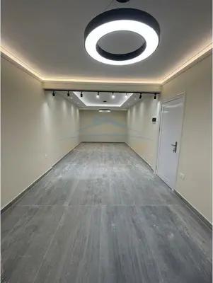 Commercial space for rent in Rruga Xhanfize Keko, Tirana, 41 m². Photo 2 of 3