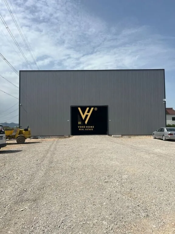 Magazzino in affitto a Valias, Kamza, 900 m². Foto 1 di 3