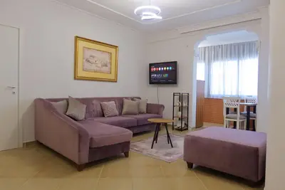 Apartament 2+1 me qera në Ish Ekspozita, Tiranë, 73 m². Foto 2 nga 11