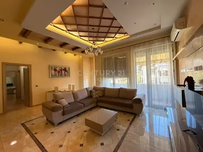 Apartament 2+1 me qera në Pazari i Ri, Tiranë, 125 m². Foto 2 nga 6