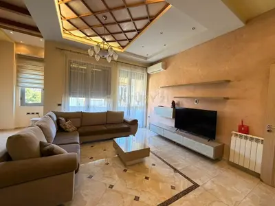 Appartamento 2+1 in affitto a Pazari i Ri, Tirana, 125 m². Foto 3 di 10