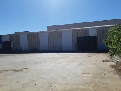 Magazinë me qera në Vore, Vorë, 1 200 m². Foto 1 nga 5