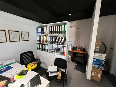 Zyrë me qera në Pazari i Ri, Tiranë, 72 m². Foto 8 nga 9